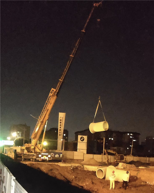 清新区“弯臂矫正”—— 吊车的 “形变补偿” 技术