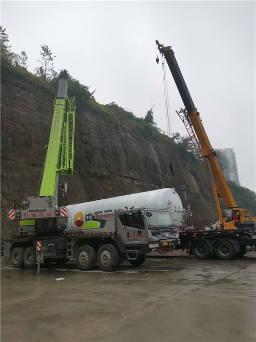 清新区“不怕风雨冻”—— 吊车的 “恶劣环境适应” 技术